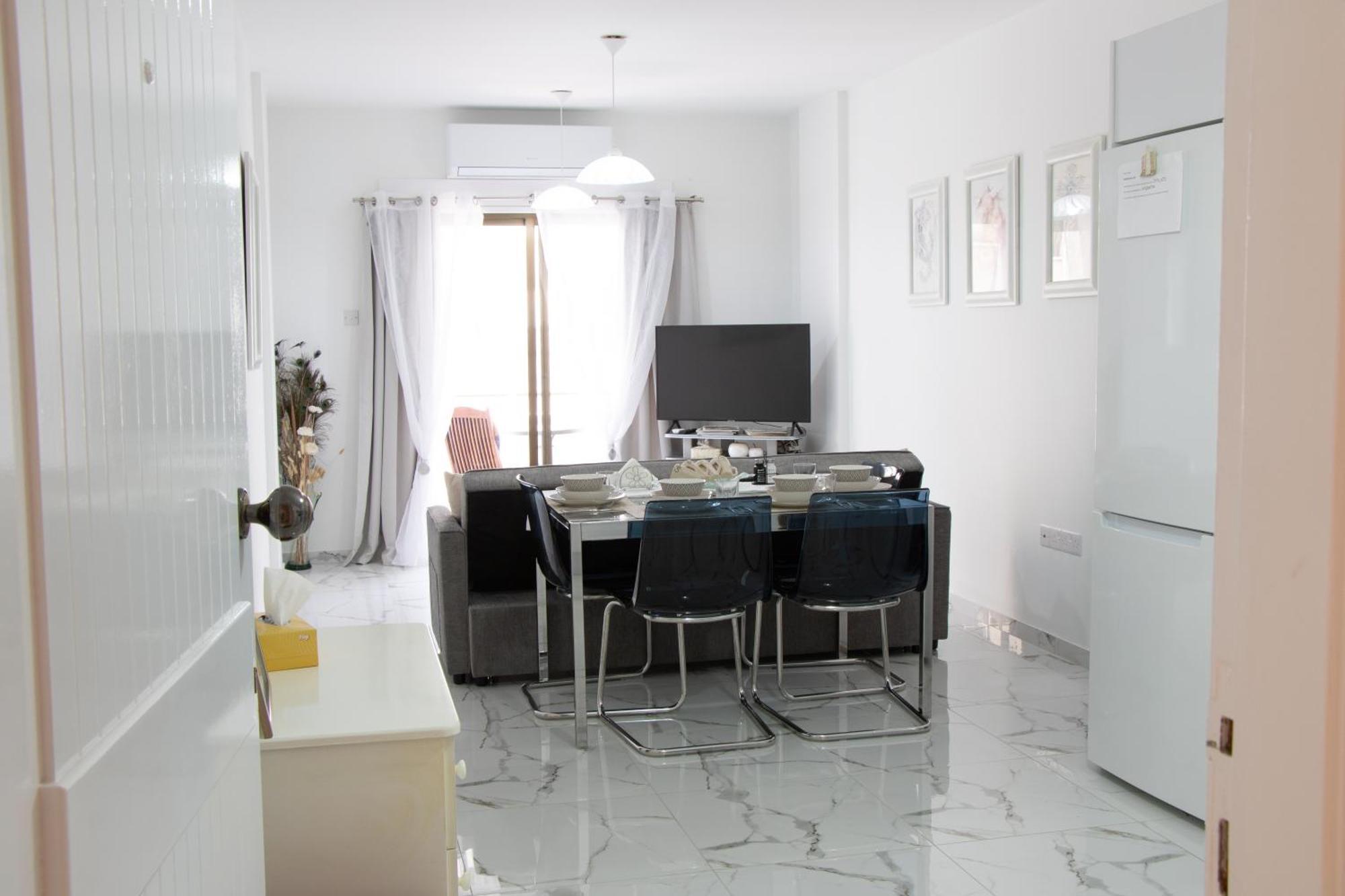 Apartment,Near The Beach Pinikoudes Larnaca Exterior photo